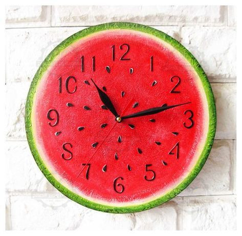 ​🍉 ساعة حائط خشبية بشكل البطيخ